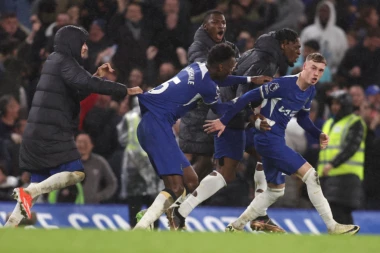 KAKO DA SE BRANIMO OD ENGLEZA NA EURO? Pogledajte HET TRIK ZA POLUVREME Čelsijevog vunderkinda (VIDEO)