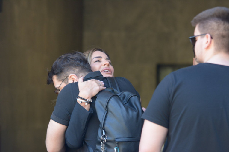 Milena Kačavenda na sahrani majke 