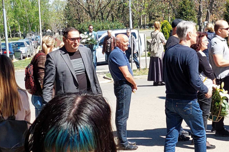 Taki Marinković na sahrani majke Milene Kačavende