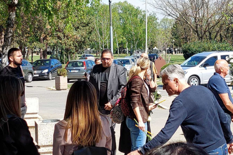 Taki Marinković na sahrani majke Milene Kačavende