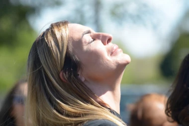 KAČAVENDI SE JAVILA POKOJNA MAJKA U ELITI, ČULA JOJ GLAS: Jeziva scena u Šimanovcima, svi su pretrnuli od straha kada se desilo!