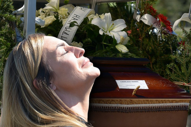 Milena Kačavenda sahrana majke