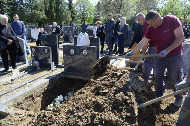 Milena Kačavenda sahranila majku