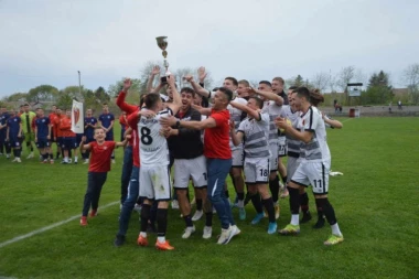 PENAL SERIJA JE "DODELILA" PEHAR U KUPU: "Buđenje" fudbalera Radničkog u drugom poluvremenu - OFK Kikinda je po drugi put u sezoni poražena u Zrenjaninu!