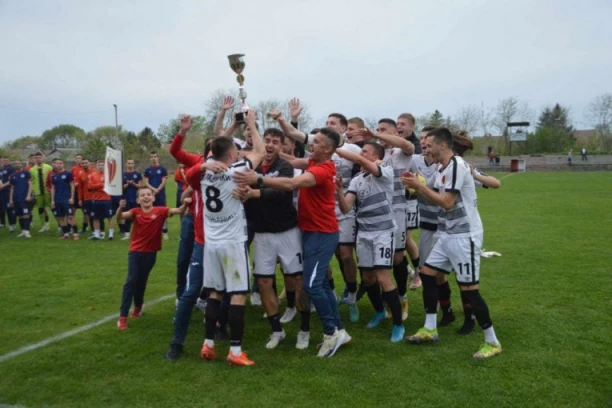 PENAL SERIJA JE "DODELILA" PEHAR U KUPU: "Buđenje" fudbalera Radničkog u drugom poluvremenu - OFK Kikinda je po drugi put u sezoni poražena u Zrenjaninu!