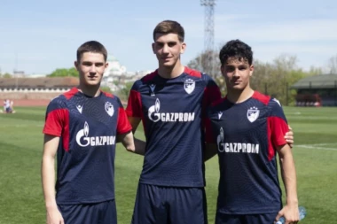 CRVENA ZVEZDA SPREMA NOVI REKORDNI TRANSFER: Mladi štoper pred odlaskom u englesku Premijer ligu!