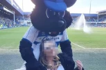 MAČAK JE UŠAO U SEZONU PARENJA! Klub OTPUSTIO maskotu jer je "SPOPADALA" devojke na stadionu!