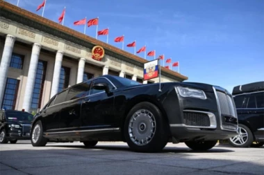 AURUS SENAT! Novi luksuzni automobil za Putinovu inauguraciju!