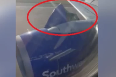 DRAMA NA NEBU Avionu otpao poklopac sa motora i udario u krilo, izbio OPŠTI HAOS
