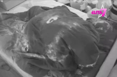 MAJA JAŠE STANISLAVA KAO DA JE NA RODEU: Pogledajte u kakvim pozama je Panteru dovela do LUDILA, on nije mogao da se obuzda!