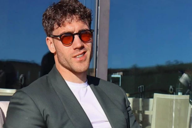 BOGATSTVO NA RUCI! Vlahović i Tadić obožavaju SATOVE! Ovi vrede kao STANOVI U BEOGRADU! Pogledajte čuke ostalih reprezentativaca