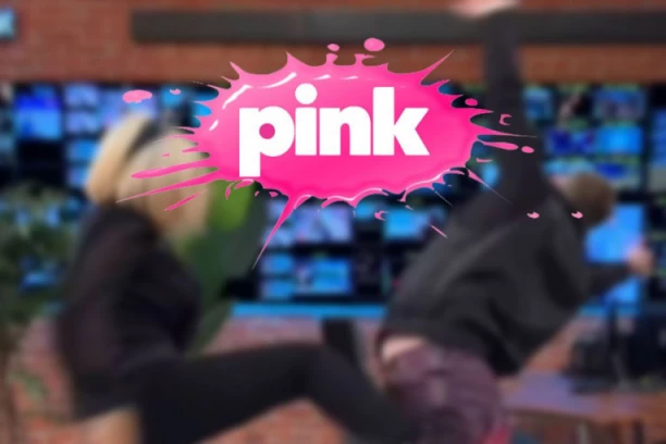 TUČA PINKOVIH VODITELJA - HAOS NA DEDINJU: Procurio snimak iz studija Jovane Jeremić, NASRNULA na kolegu! (VIDEO)