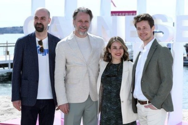 SRPSKI GLUMCI SLAVILI USPEH U KANU! Trudna Milica Gojković skakala od sreće!(VIDEO)