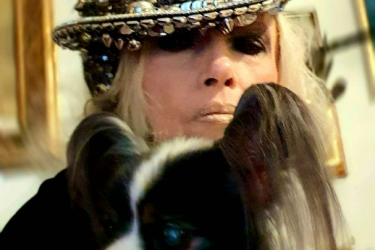 Slađana Milošević sa svojim psom, čivavom Princezom Morgan