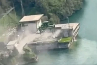 EKSPLODIRALA HIDROELEKTRANA U ITALIJI! Helikopterima prebacuju povređene, više ljudi se vodi kao nestalo! (VIDEO)