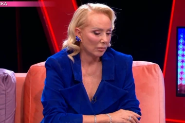 TUGA U DOMU LEPE BRENE: Pevačica se slomila na poseban dan! (FOTO)