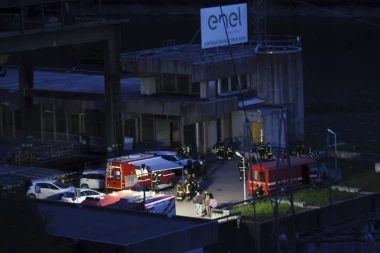 NESTALI ISPOD VODE: Vatrogasci ne odustaju od potrage posle eksplozije u hidroelektrani!