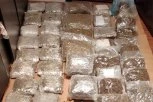 VELIKA AKCIJA POLICIJE NA NOVOM BEOGRADU! Nađeno 20 kilograma droge i oružje!