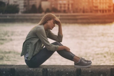 OD PREDRASUDA DO PRITISKA OKOLINE: Zbog čega žene imaju duplo veće šanse od muškaraca da obole od depresije i anksioznosti?