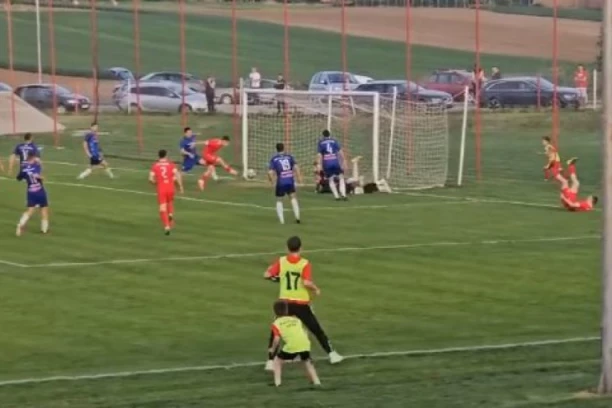 CRVENO-BELI SE KOCKAJU SA TITULOM: Rezultatski rolerkoster okončan podelom plena - lider do boda stigao u nadoknadi vremena! (VIDEO)