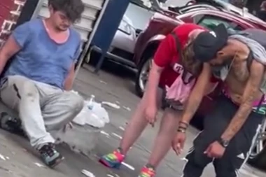 PUSTOŠI GRADOVE U SAD, A SAD ZARIVA KANDŽE U BRITANIJU: Nova ulična droga odnosi živote na ostrvu, pritisnuto dugme za uzbunu (VIDEO)