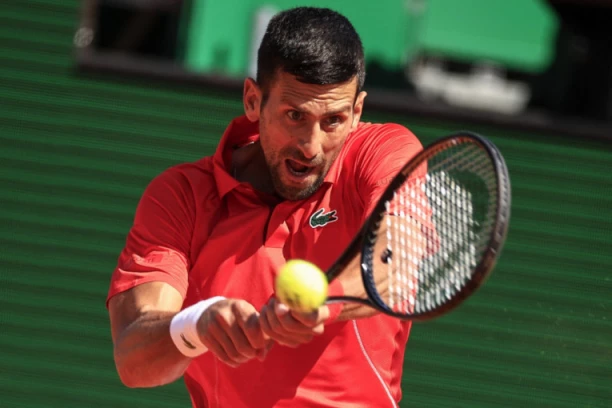 ČIŠĆENJE: Da se zna ko je najbolji na planeti - Novak uspešno započeo "osvajanje Rima"!