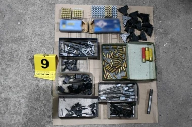 KAO ZA RAT DA SU SE SPREMALI! Niška policija zaplenila čitav arsenal oružja! DVOJICA IZA REŠETAKA!