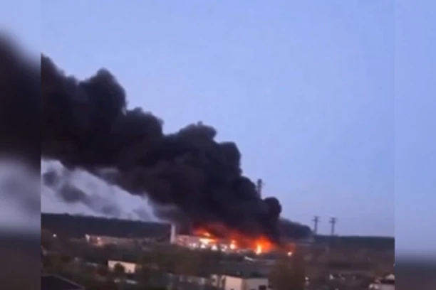 "DRONOVI STIZALI U TALASIMA, IZ SVIH MOGUĆIH PRAVACA" Noćas je izvršen jedan od NAJMASOVNIJIH napada na Kijev ikada! (FOTO/VIDEO)