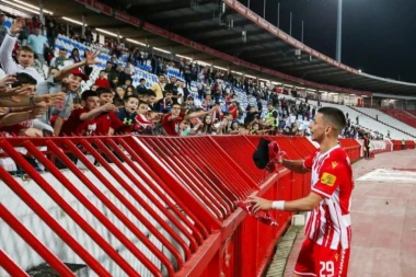 DONOSE OSMEHE I RADOST! Mladi fudbaleri Zvezde obradovali navijače!