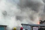 STRAHOVIT POŽAR U NOVOM SADU! Veliki deo naselja pod vatrom! (FOTO, VIDEO)