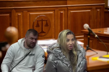 ANELI TUŽI JANJUŠA: Hitno pozvala sestru da reaguje nakon NAJSTRAŠNIJIH UVREDA, on ušao u CRVENO!