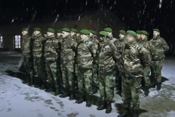 MAKRONOVA RUKA SPASA UKRAJINI: Prvi borci francuske Legije stranaca stigli u Ukrajinu