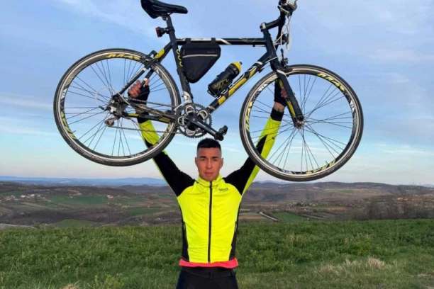 HUMANI PODUHVAT BOKSERA MARKA NIKOLIĆA: Od Beograda do Banjaluke biciklom!