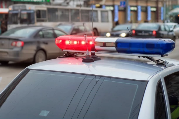 STRAVA U PARKU: Srednjoškolci slavili što nema nastave, a onda je napadač ZAPUCAO NA NJIH! Petoro đaka na intenzivnoj nezi