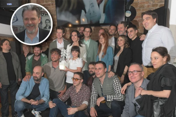 "ŽAO MI JE ŠTO JE OVAKVA SERIJA MORALA DA SE SNIMI"! Dragan Mićanović s knedlom u grlu pričao o pokojnom Zoranu Đinđiću i "Sablji"! (VIDEO)