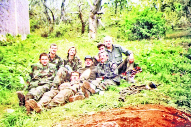 DECA MORAJU VIŠE DA ZNAJU O KOŠARAMA! Podrška inicijativi da se proširi gradivo o ključnoj bici iz 1999.