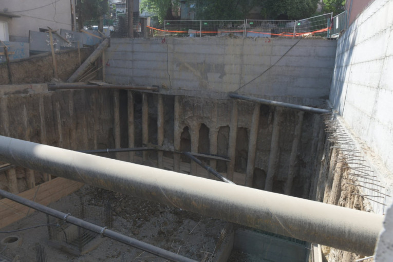 Urušena podzemna garaža