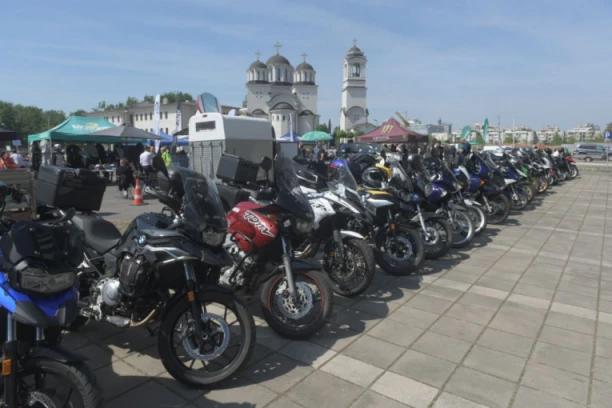 PRAVA STVAR: ODRŽAN PRVI SAJAM BEZBEDNOSTI MOTOCIKALA U SRBIJI SMART MOTO SAFETY EXPO
