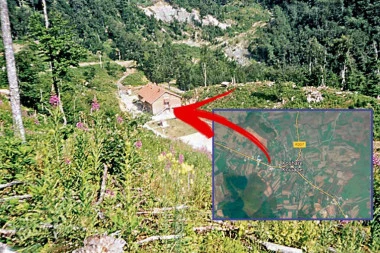 ŠESTORICA GRANIČARA PRIKOVALA 500 TERORISTA! Napadi terorista smenjivali su se u talasima, ali ih jedinice vojske Jugoslavije nisu pustile da prođu!