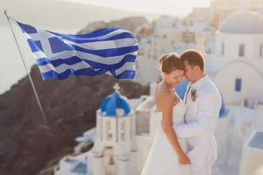 SRPKINJA SE UDALA ZA GRKA, PA DOŽIVELA ŠOK Način na koji ju je svekrva dočekala, uopšte nije kao kod nas!