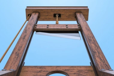 POSLEDNJE ODRUBLJIVANJE GLAVE U MARSEJU BILO JE 1977. GODINE: Kako je Hamida Đandubi ostao svestan čak 30 sekundi nakon giljotine