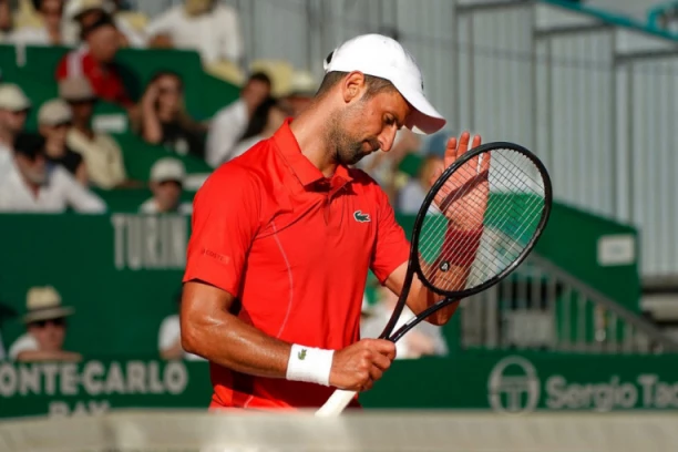 ĐOKOVIĆ TRLJA RUKE UPRKOS ELIMINACIJI U MONTE KARLU! Evo do kada SRBIN SIGURNO ostaje na prvom MESTU ATP LISTE!
