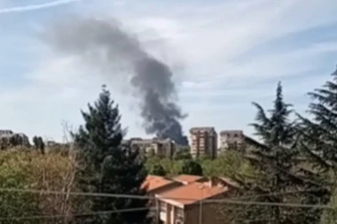 POŽAR NA CERAKU: Crni dim širi se nebom (VIDEO)