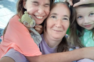 ŠOKANTNA PRIČA PORODICE KOJA SE PRESELILA U PORTUGAL ZBOG JEFTINIJEG ŽIVOTA!  A onda su ih meštani progonili do smrti, UBILI im kućne ljubimce i slali preteće poruke!