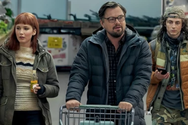 DŽENIFER LORENS OKRILA SVE O SNIMANJU SA LEGENDAMA GLUMIŠTA: Snimanje filma s Dikapriom i Šalametom bilo je baš jadno