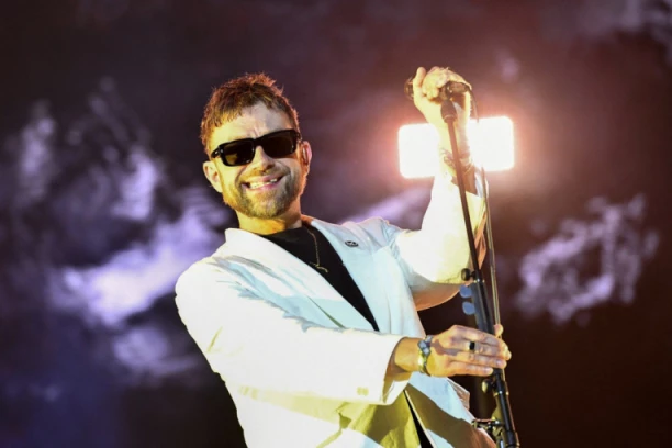 LEGENDARNI PEVAČ IZVREĐAO PUBLIKU NA NASTUPU: Nikada nas više nećete videti ovde!