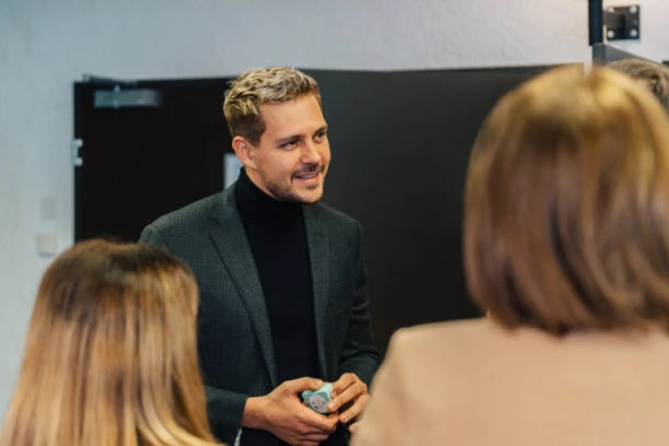 BIKOVIĆ POKRENUO NOVI BIZNIS: Osnovao Fondaciju za mlade talente, pa poručio: "Bićemo most koji spaja najbolje sa najboljima"