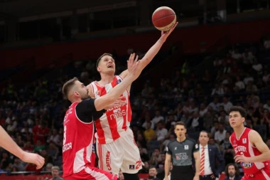 NESTVARNO! POGLEDAJTE KAKO SE CRVENA ZVEZDA VRATILA SA -18 I POVELA PROTIV DERBIJA! Ovo su bile ključne trojke (VIDEO)