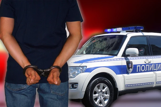 PUŠIO I PLJUVAO PO AUTOBUSU, PA UDARIO POLICAJCA! Pokušao da mu ukrade pištolj - DRAMA U BEOGRADU!