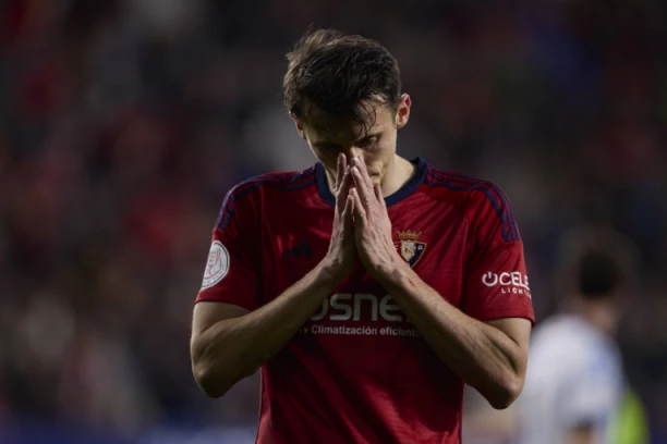 URNEBESNO! HRVAT IZVEO NAJGORI PENAL U ISTORIJI FUDBALA: Čitav svet mu se smeje, a on SLOMIO TRI REBRA!